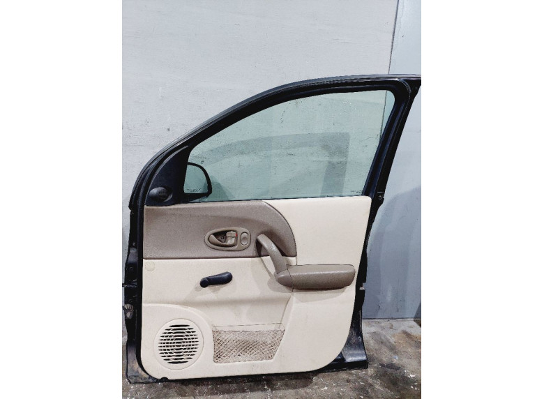 Дверь передняя правая к Saturn Vue, 2002г.