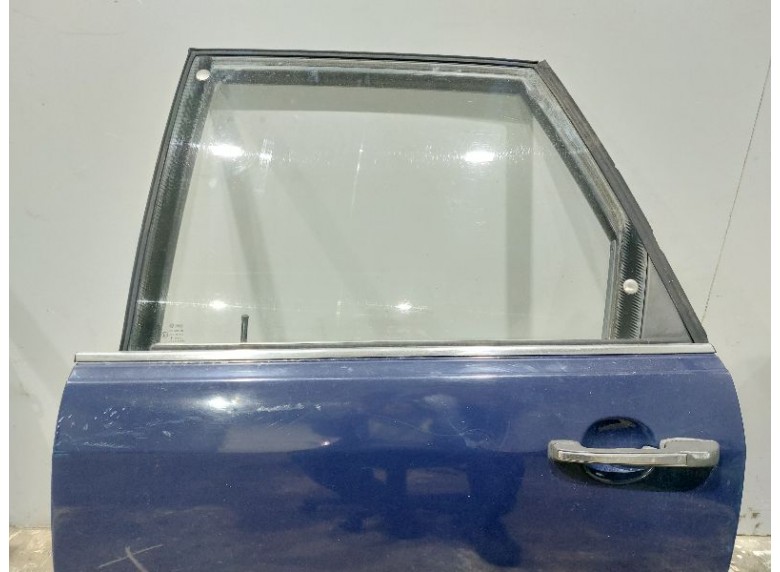 Молдинг стекла двери наружный к Audi 100