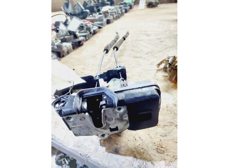 Замок двери передней правой к Chevrolet Captiva