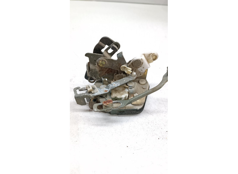 Замок двери задней левой к Hyundai Sonata, 1997г.