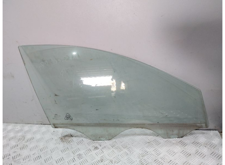 Стекло двери передней правой к Kia Ceed, 2007г.