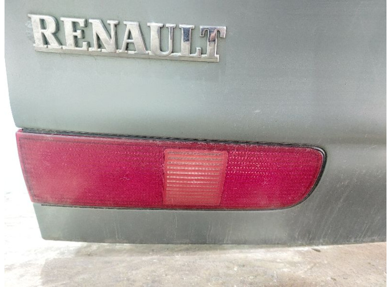Фонарь крышки багажника левый к Renault Safrane, 1997г.
