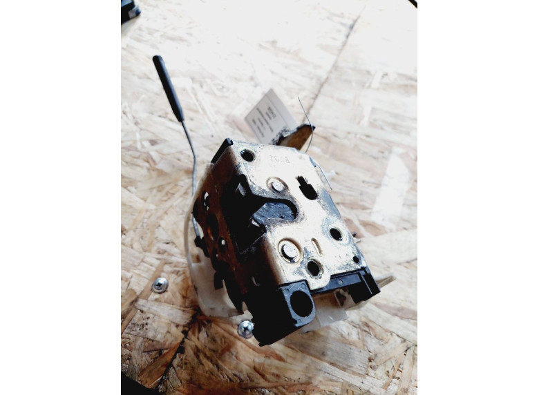 Замок двери передней правой к Fiat Punto, 1995г.