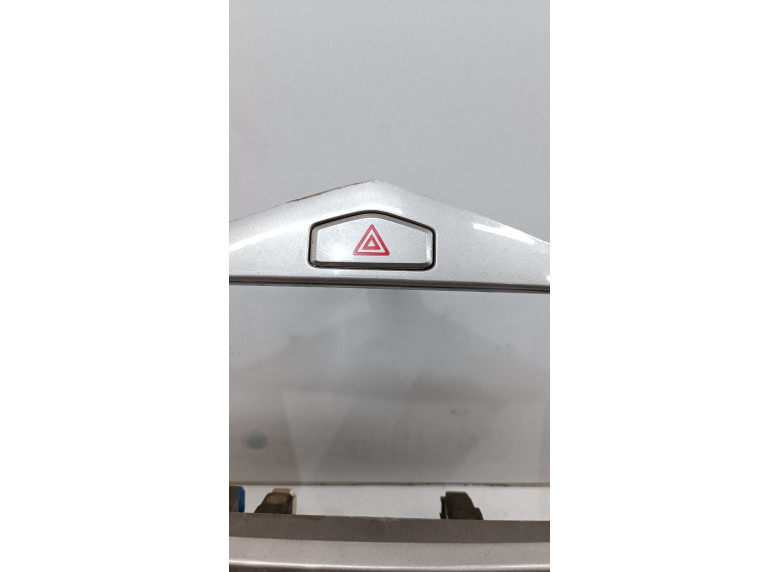 Кнопка аварийной сигнализации к Kia Carens, 2004г.