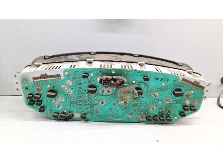 Щиток приборов (приборная панель) к Kia Carens, 2004г.