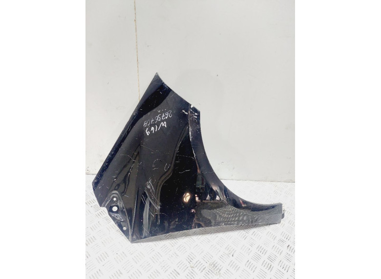 Крыло переднее правое к Mercedes A W169, 2005г.