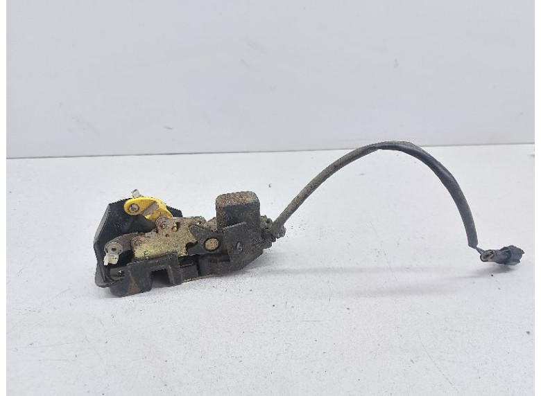 Замок двери задней левой к Kia Carens, 2004г.