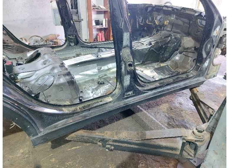 Порог правый к Mercedes E W211, 2004г.