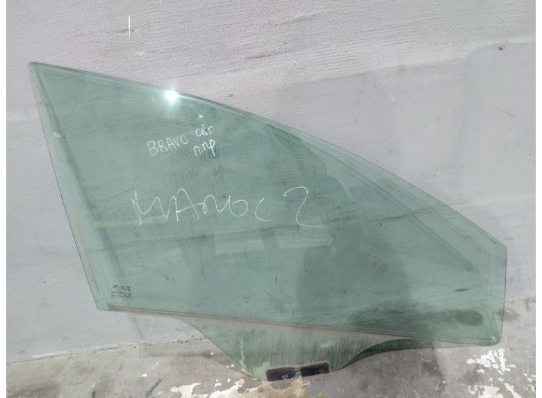 Стекло двери передней правой к Fiat Bravo, 2008г.