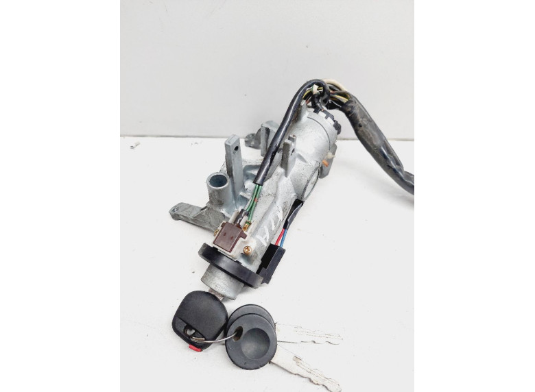 Замок зажигания к Kia Carens, 2004г.