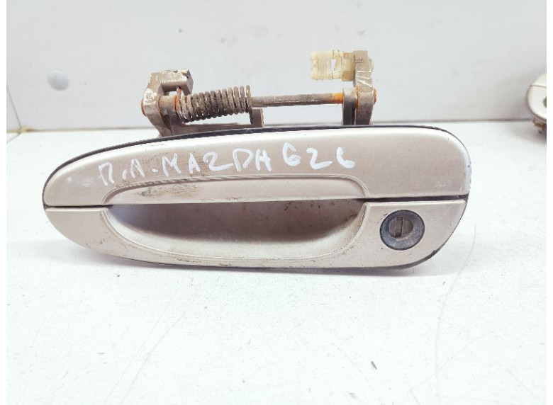 Ручка наружная передняя левая к Mazda 626, 2001г.
