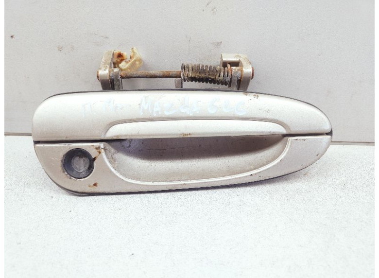 Ручка наружная передняя правая к Mazda 626, 2001г.