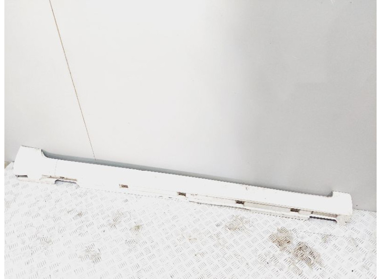 Накладка на порог к Volkswagen Passat, 2011г.