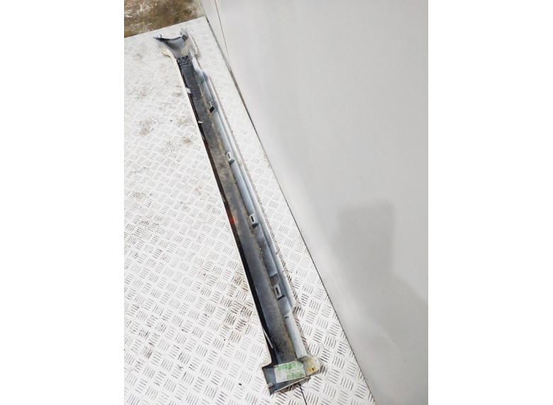 Накладка на порог к Volkswagen Passat, 2011г.