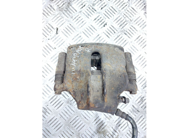 Суппорт передний правый к Renault Safrane, 1996г.