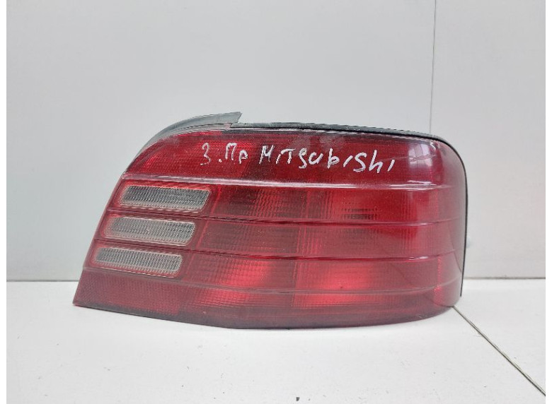 Фонарь задний правый к Mitsubishi Galant, 2000г.