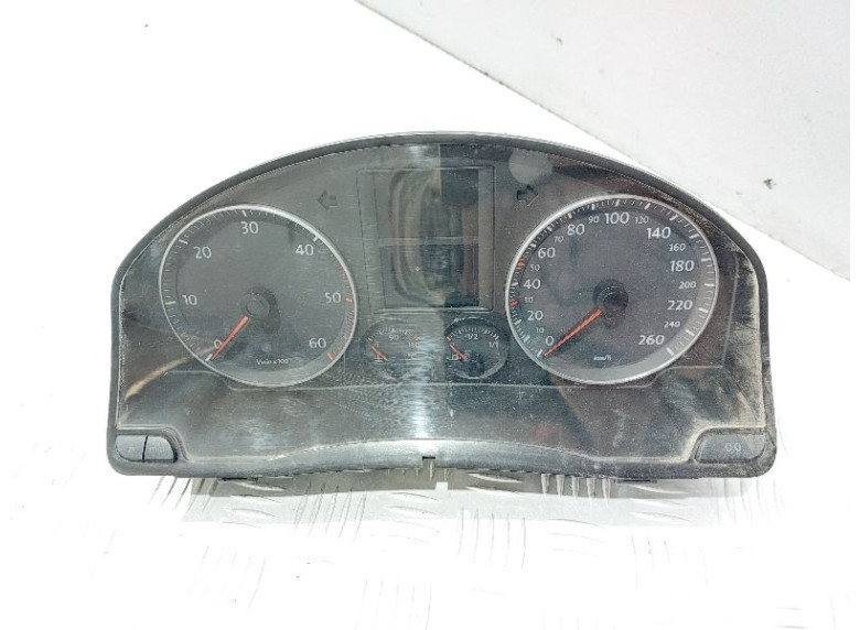 Щиток приборов (приборная панель) к Volkswagen Golf, 2005г.