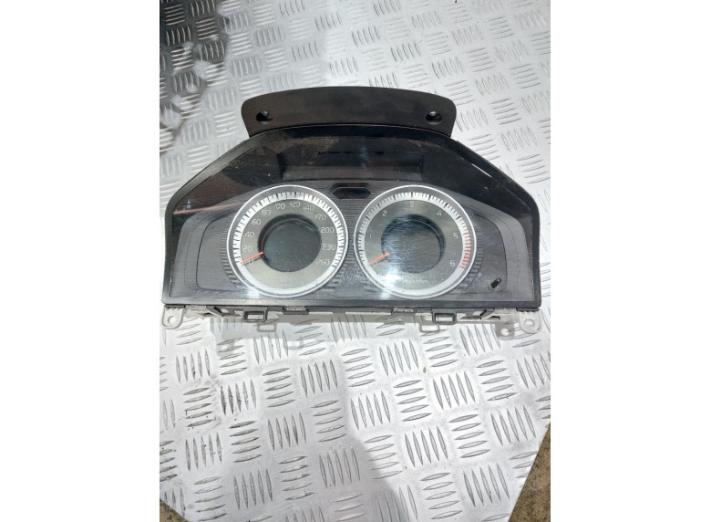 Щиток приборов (приборная панель) к Volvo V70, 2011г.