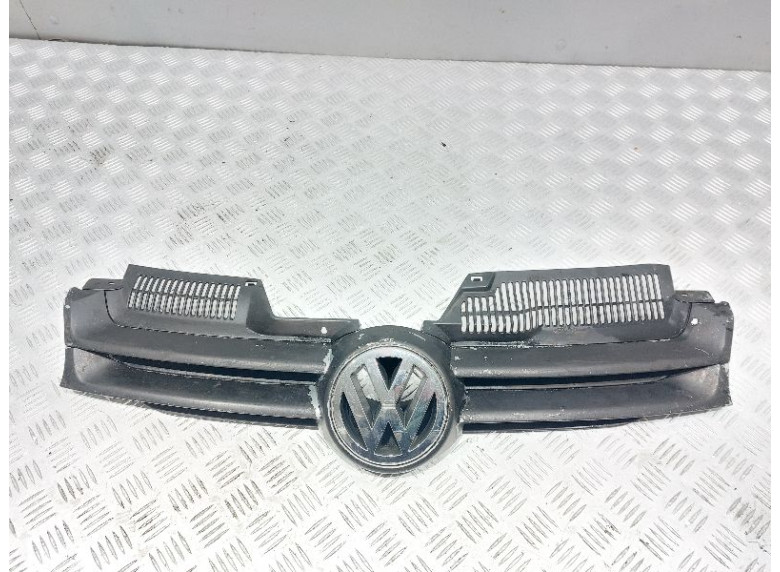 Решетка радиатора к Volkswagen Golf, 2005г.