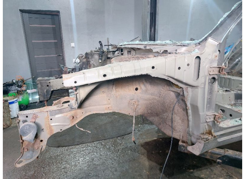 Четверть передняя левая к Nissan Altima