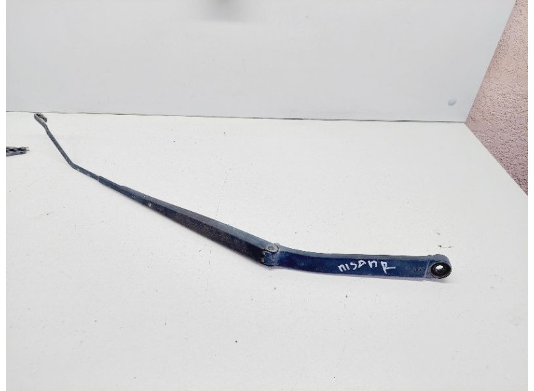 Щеткодержатель (поводок стеклоочистителя, дворник) к Щеткодержатель (поводок стеклоочистителя, дворник) к Nissan Altima undefined г. Altima