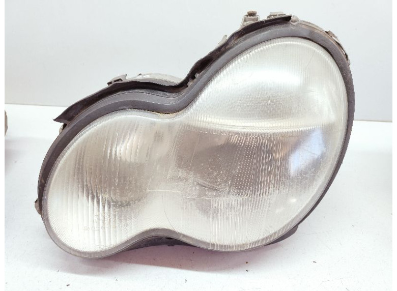Фара левая к Mercedes C W203, 2002г.