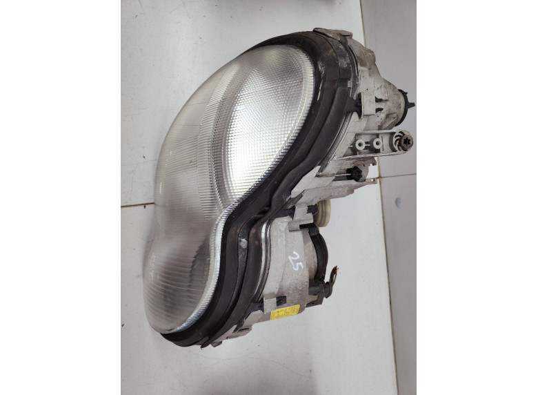 Фара правая к Mercedes C W203, 2002г.