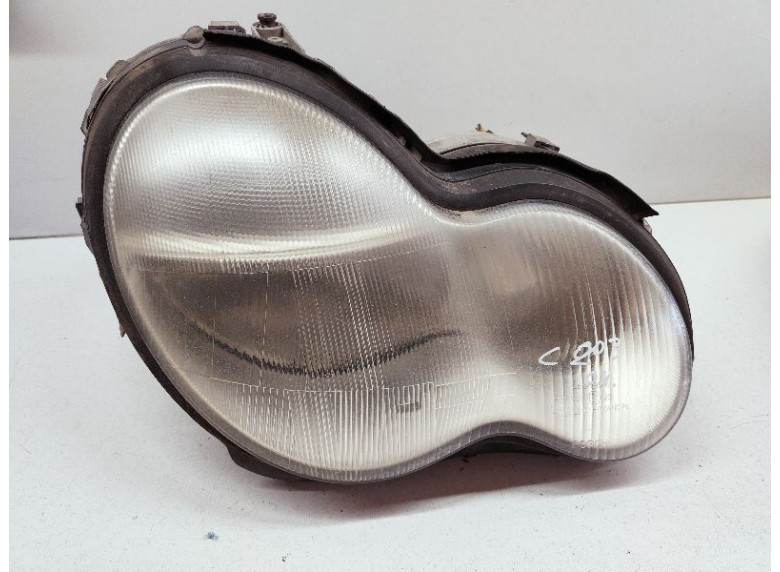 Фара правая к Mercedes C W203, 2002г.