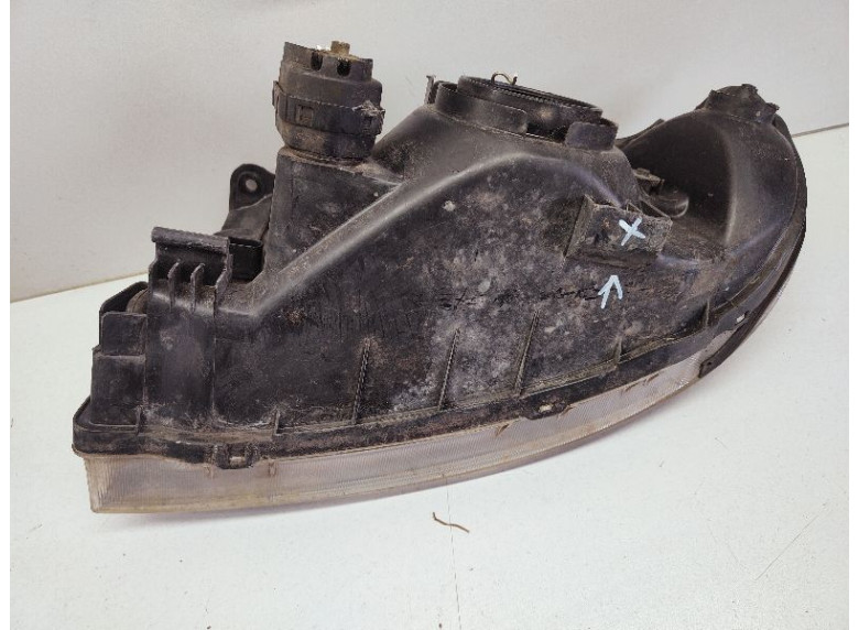 Фара правая к Hyundai Matrix, 2004г.