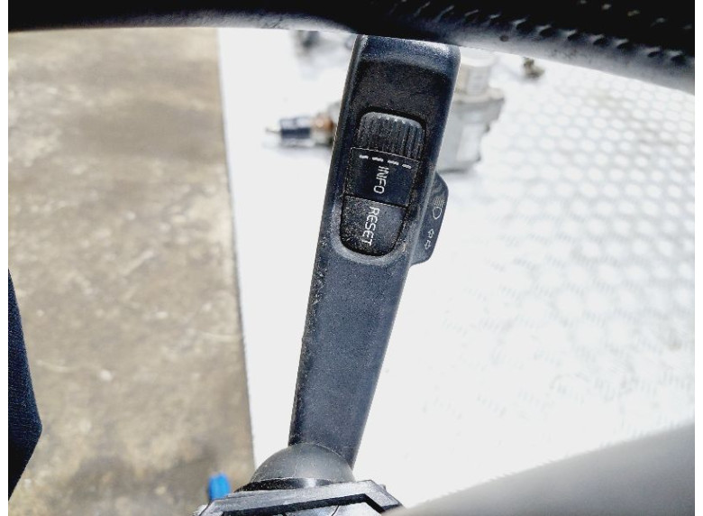 Переключатель поворотов к Volvo S80, 2010г.