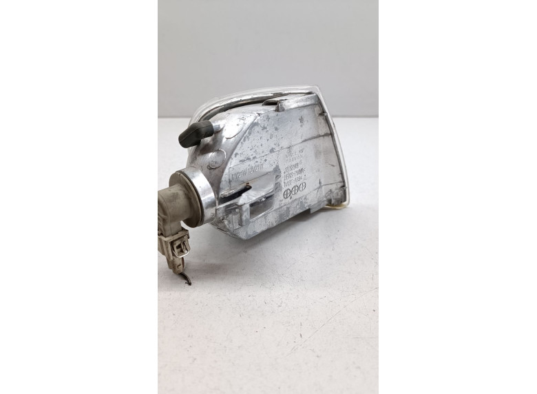 Поворотник левый к Volkswagen Caddy, 1998г.