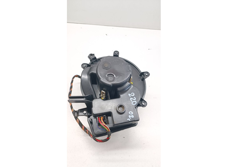 Моторчик печки к Mercedes C W203, 2003г.