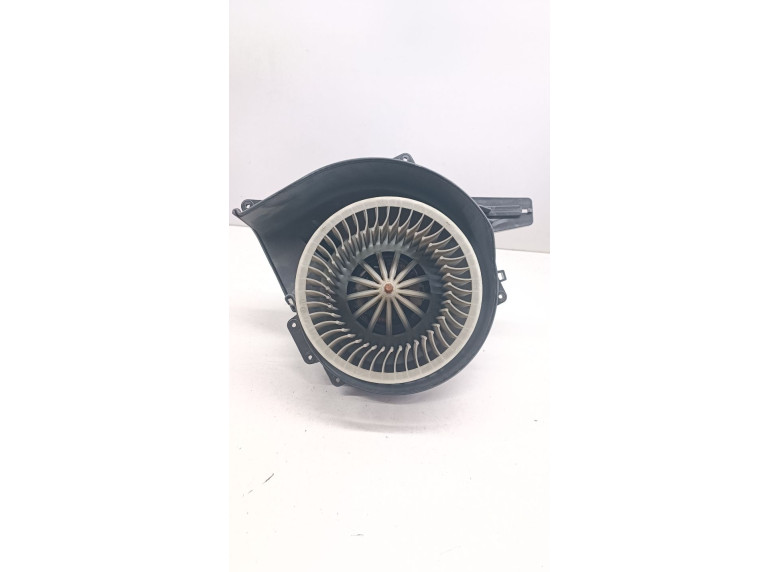 Моторчик печки к Volkswagen Polo, 2001г.