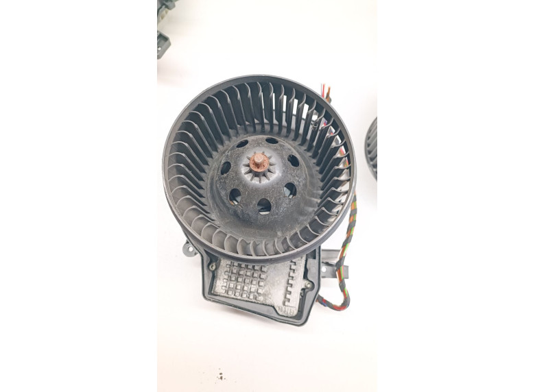 Моторчик печки к Mercedes C W203, 2003г.