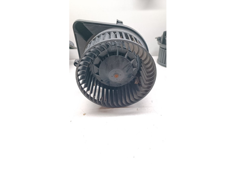 Моторчик печки к Audi A4, 2007г.