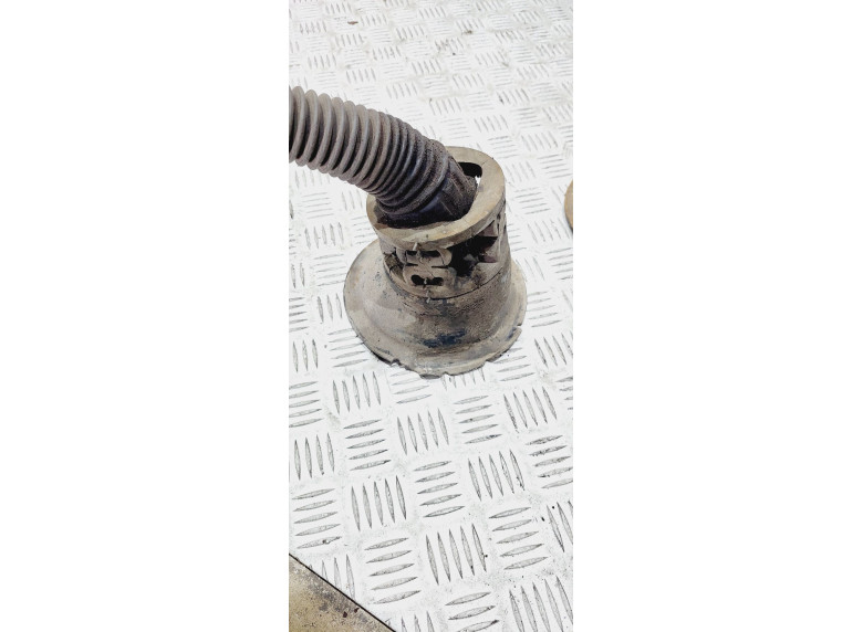 Опора амортизатора нижняя (чашка) к Renault Scenic, 2001г.