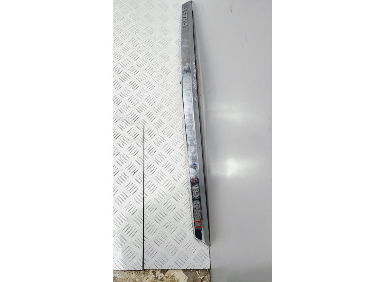 Накладка подсветки номера к Opel Astra, 2006г.