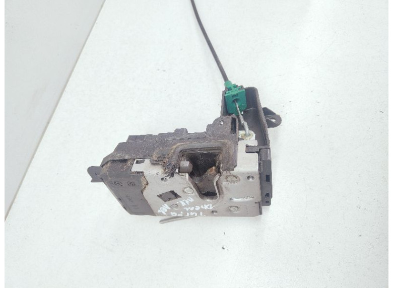 Замок двери передней левой к Opel Tigra, 2008г.