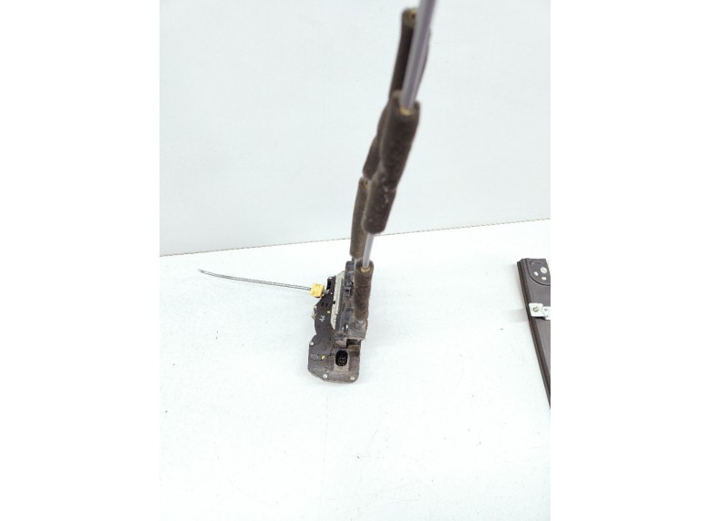 Замок двери задней левой к Замок двери задней левой к Chevrolet Captiva undefined г. Captiva