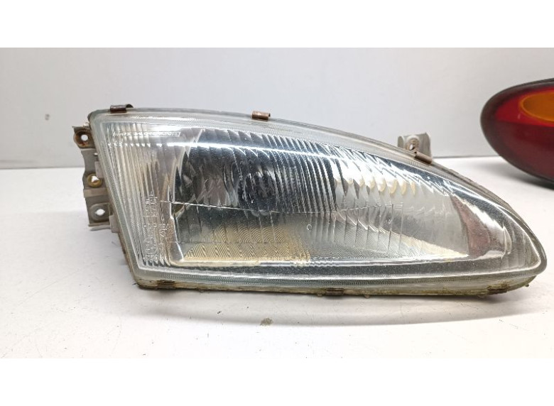 Фара правая к Hyundai Lantra, 1996г.