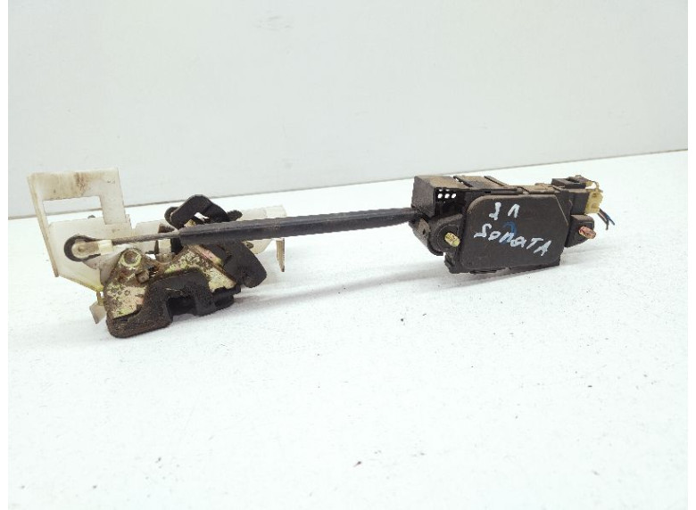 Замок двери задней левой к Hyundai Sonata, 2000г.