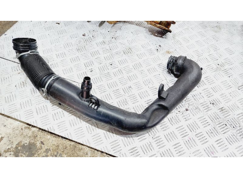 Патрубок воздушного фильтра к Volkswagen Golf, 2005г.