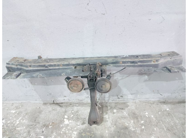 Рамка капота к Hyundai Sonata, 2000г.