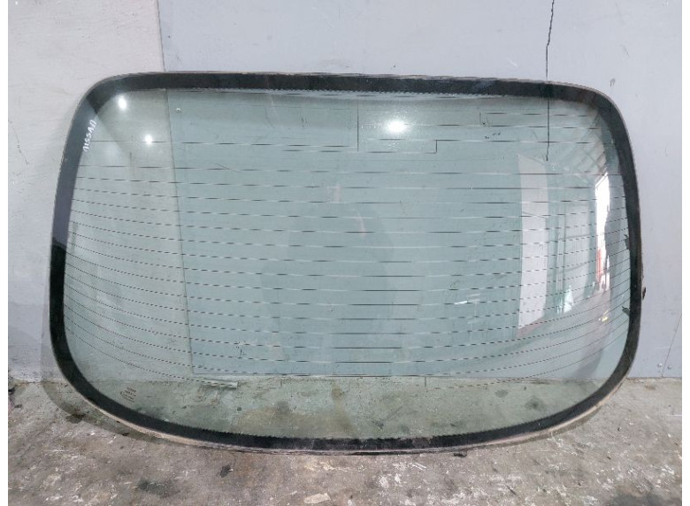 Стекло заднее к Nissan Maxima