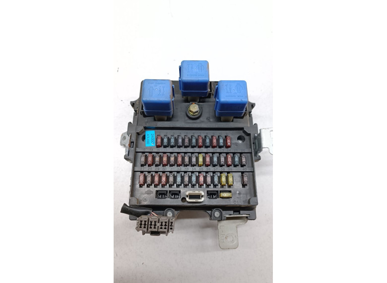 Блок предохранителей к Nissan Maxima