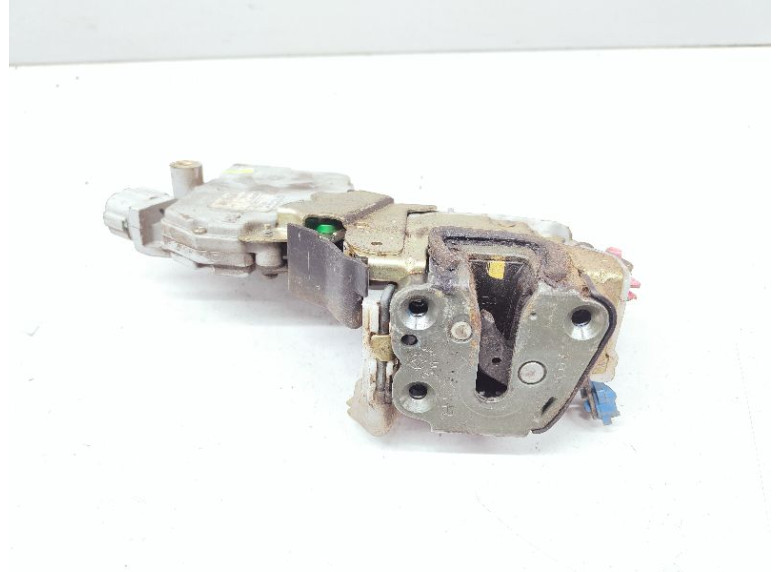 Замок двери передней правой к Nissan Maxima