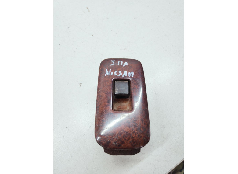 Кнопка стеклоподъемника заднего правого к Nissan Maxima