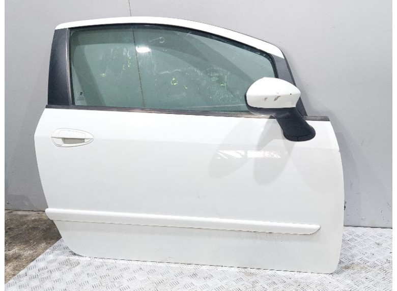 Стекло двери передней правой к Fiat Grande Punto, 2010г.