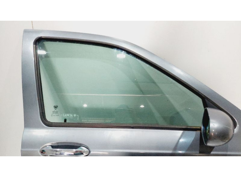 Стекло двери передней правой к Lancia Lybra