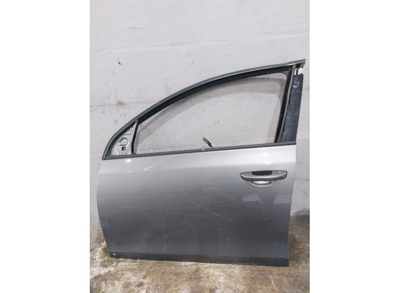 Замок двери передней левой к Volkswagen Golf, 2011г.